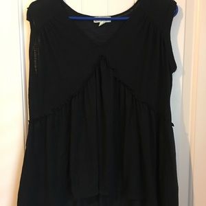 Black sleeveless shirt